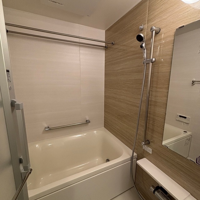 バス・シャワールーム　※写真は同タイプ住戸です。