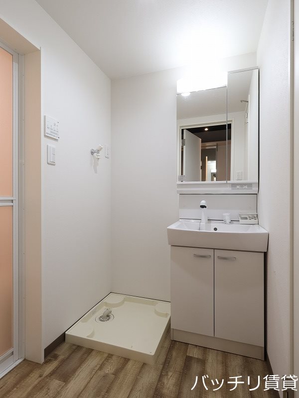 洗面設備　画像は、同型タイプの為、現状を優先いたします。