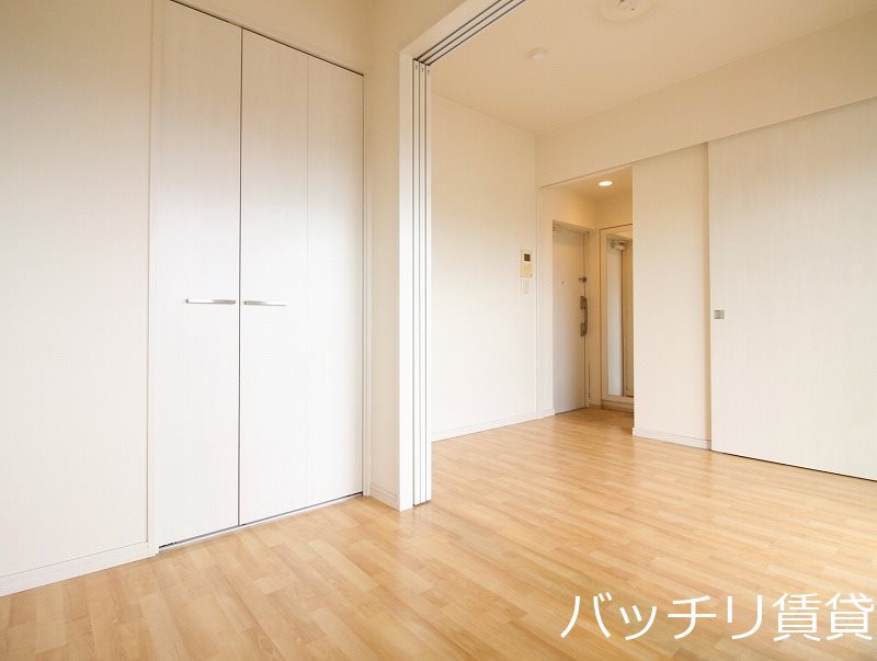 居室・リビング　別号室の画像。現況を優先します。