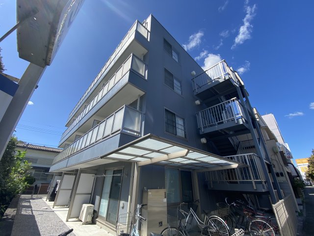 バルコニー　バルコニーからの眺めを楽しみながら食事をしませんか