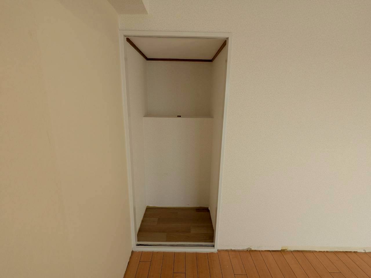 収納　NYレジデンスいりなか 内装修繕前