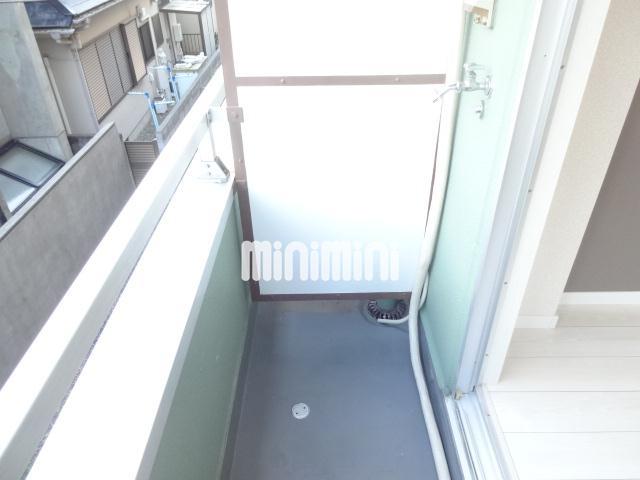バルコニー　室外洗濯機置き場