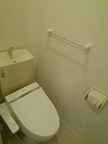 トイレ　落ち着いたトイレです