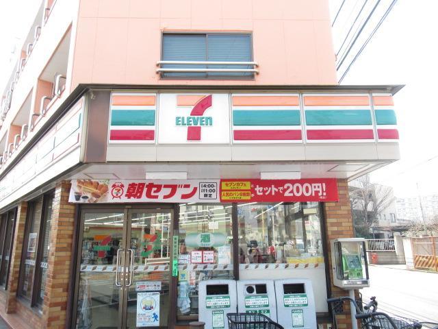 コンビニ　セブンイレブン（コンビニ）まで181m