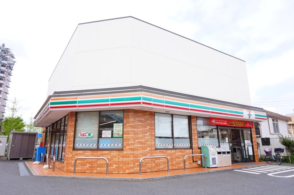 コンビニ　セブンイレブン 足立千住曙町店（コンビニ）まで166m
