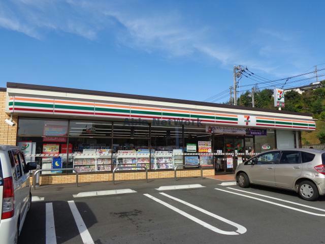 コンビニ　セブンイレブン八幡浜産業通店（コンビニ）まで1185m