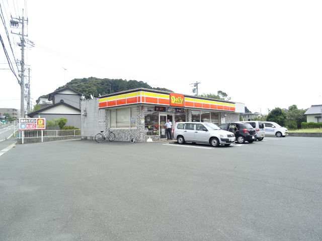 コンビニ　デイリーヤマザキ（コンビニ）まで1597m