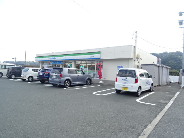 コンビニ　ファミリーマート湖西中之郷店（コンビニ）まで2241m