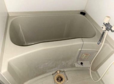 バス・シャワールーム　コンパクトで使いやすいお風呂です