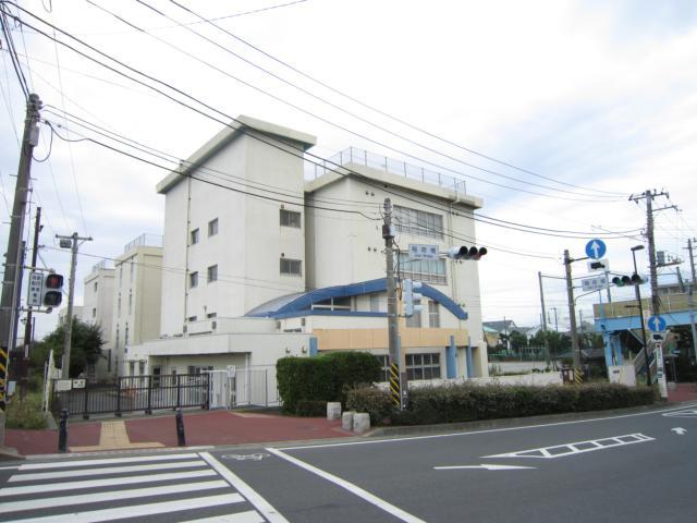 小学校　藤沢市立鵠南小学校（小学校）まで324m