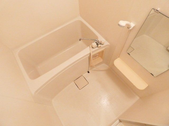 バス・シャワールーム　バスルームです。（浴室乾燥機付き）