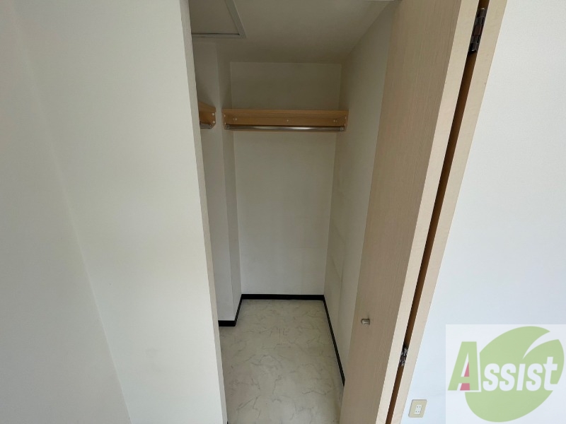 収納　寝室の収納です。部屋がすっきり片付きます。