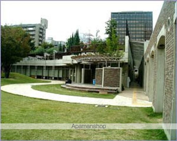 図書館　江坂図書館（図書館）まで226m