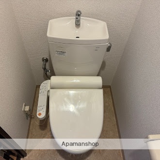 熊本市電健軍線 交通局前駅 徒歩2分 10階建 築16年のトイレ写真