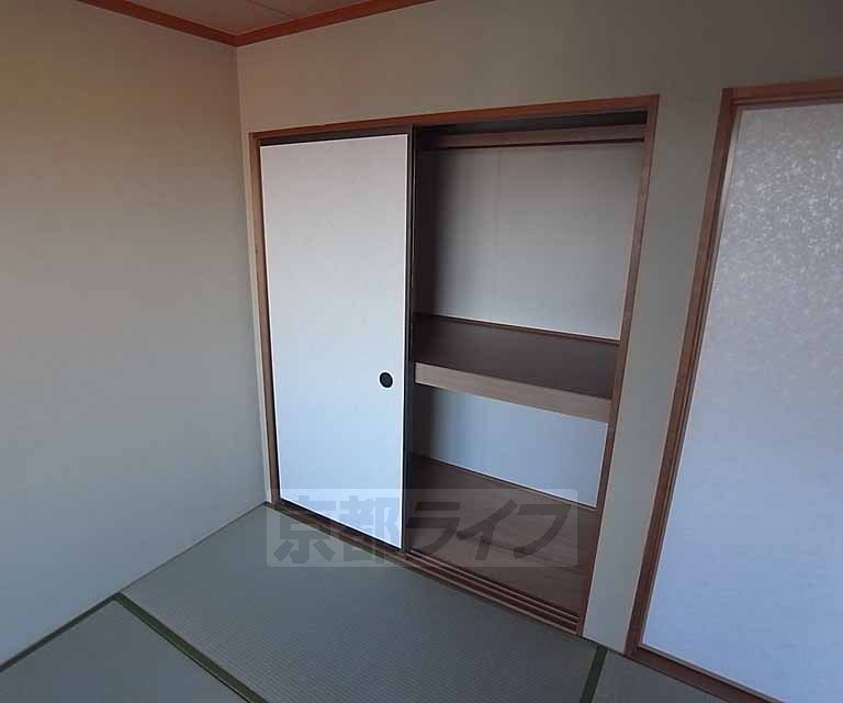 収納　和室ならではの押入れ