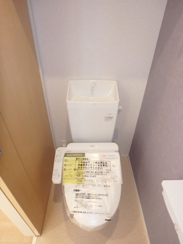 トイレ　温水洗浄便座つき！