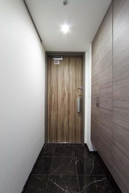 玄関　※写真は同タイプ住戸です。