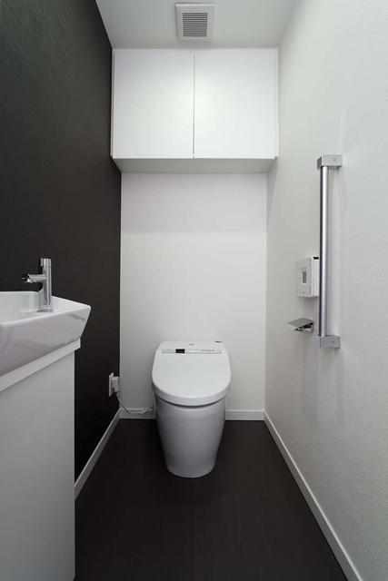 トイレ　※写真は同タイプ住戸です。