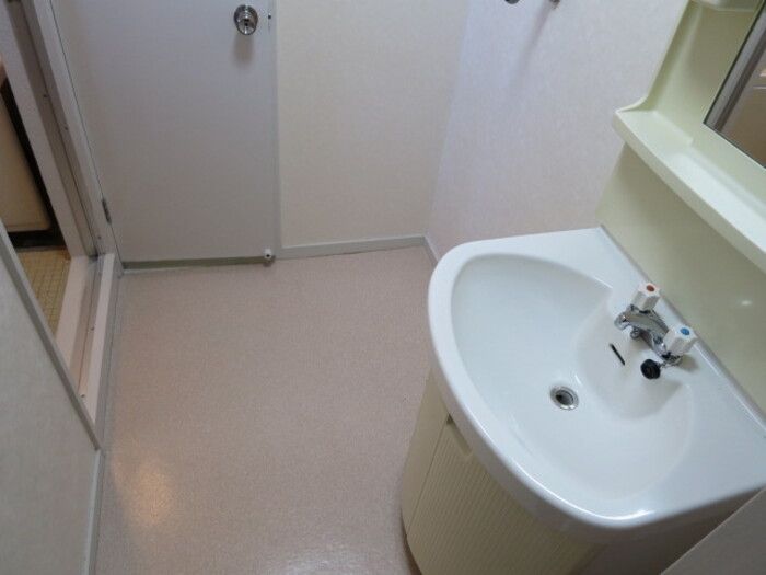 洗面設備　※別号室参考写真です