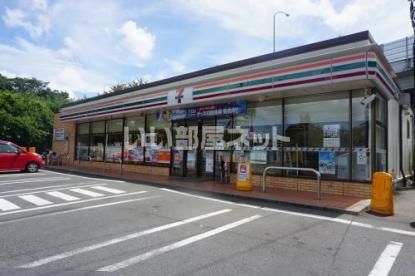 コンビニ　セブンイレブン 横浜峰沢町西店（コンビニ）まで662m