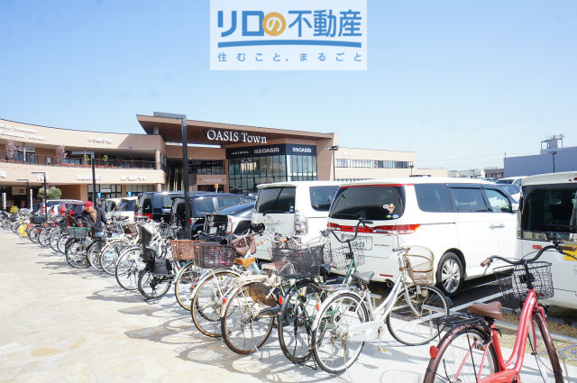 ショッピングセンター　ユニクロオアシスタウン伊丹鴻池店（ショッピングセンター）まで1723m