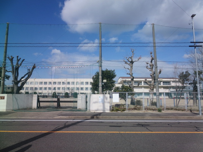中学校　名古屋市立港南中学校（中学校）まで1670m