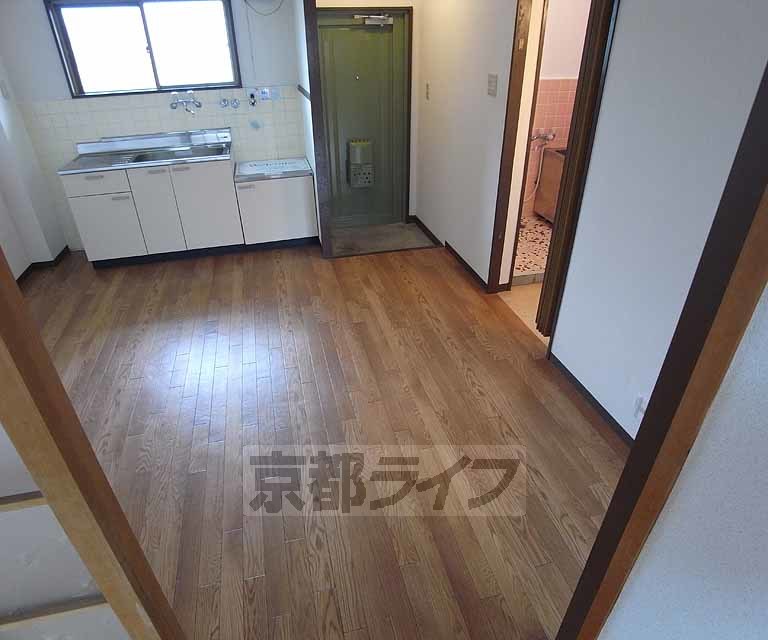 その他部屋・スペース　明るい廊下です。