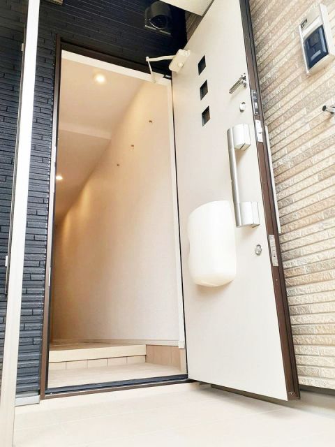 グレイス草間の玄関写真