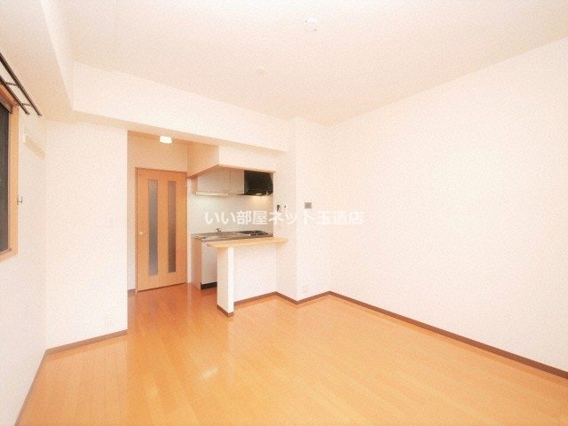 ブランクレール谷町の居間写真