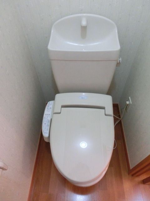 トイレ　ウォシュレット機能付き