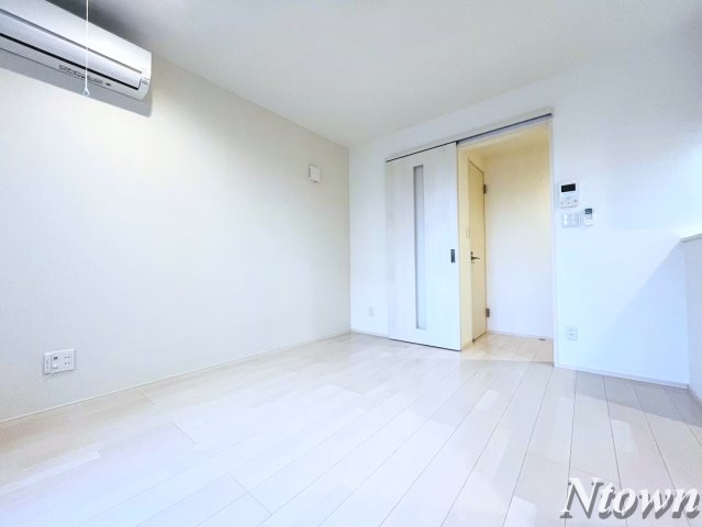 その他　ゆったり過ごせる居間です