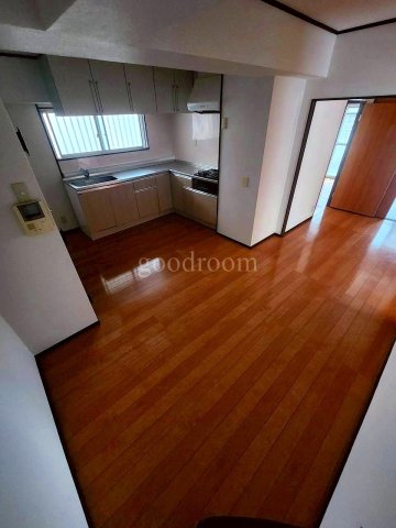 ライオンズマンション石川町の居間写真
