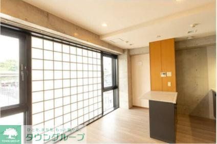 居室・リビング　同物件の同タイプ住戸の写真です。