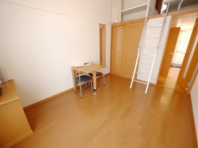 居室・リビング　★家具・家電付のお部屋です★