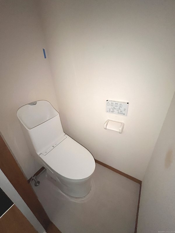 小田急線 喜多見駅 徒歩6分 7階建 築37年のトイレ写真