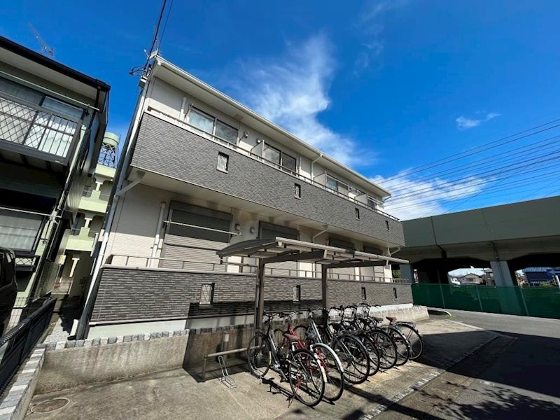 建物外観　新田駅徒歩５分（４００ｍ）
