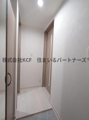THENOBLES 花畑の玄関写真