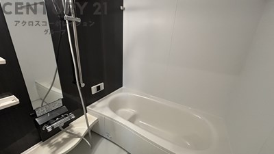 バス・シャワールーム　浴室乾燥機つきで便利です