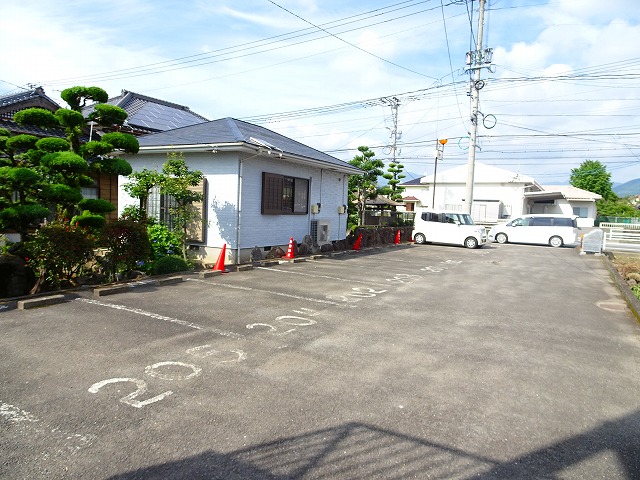 【堺町ハイツの駐車場】