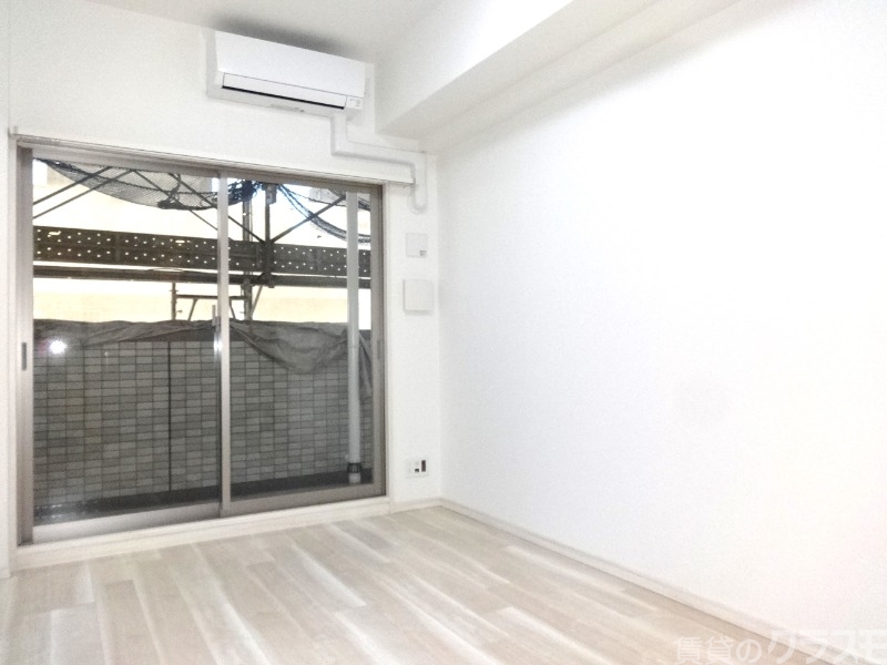 居室・リビング　窓から光が入ります！