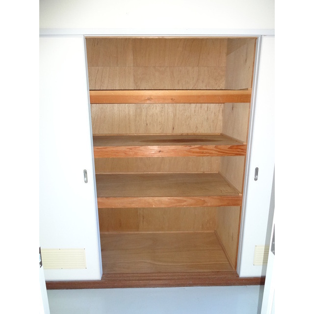 収納　廊下脇の収納スペース