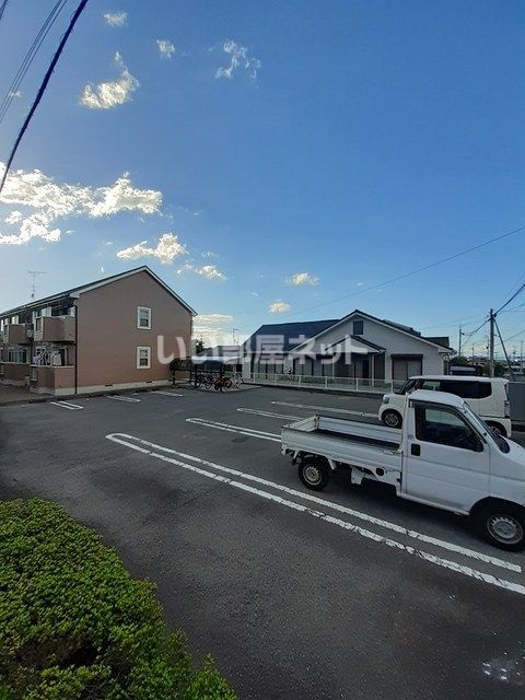 【新居浜市西連寺町のアパートの駐車場】