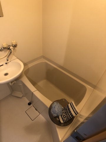 バス・シャワールーム　家具・家電などは展示品です。