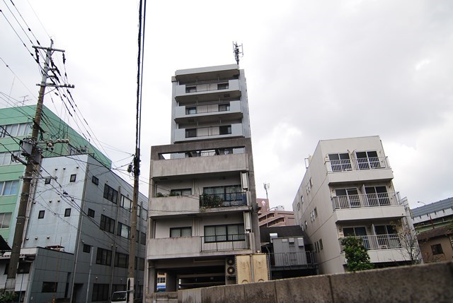 岩松田町ビルの建物外観