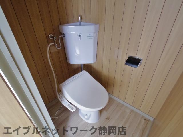 【静岡市葵区上足洗のアパートのトイレ】