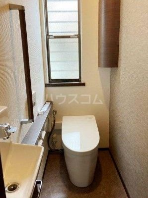 【新吉田町戸建のトイレ】