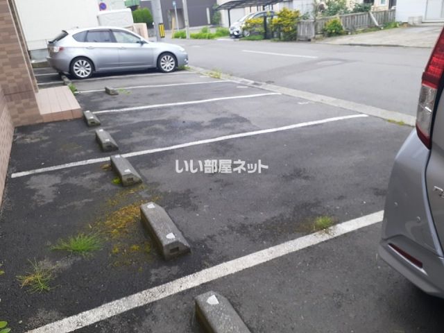 【ＭハウスIIIの駐車場】