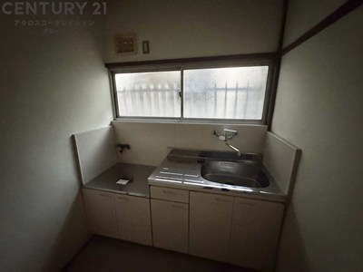 キッチン　収納スペース豊富なキッチンです。