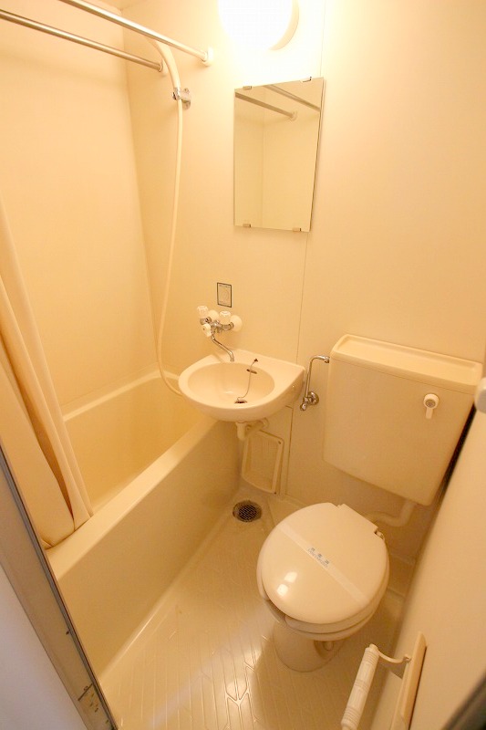 バス・シャワールーム　水周りもキレイ！浴室乾燥機付き