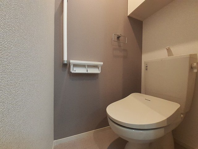 【富山市水橋辻ヶ堂のアパートのトイレ】